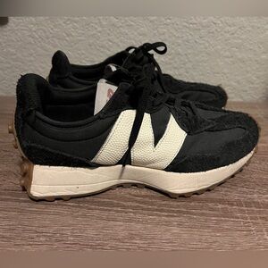 New Balance 327 Black and White Athletic Shoes